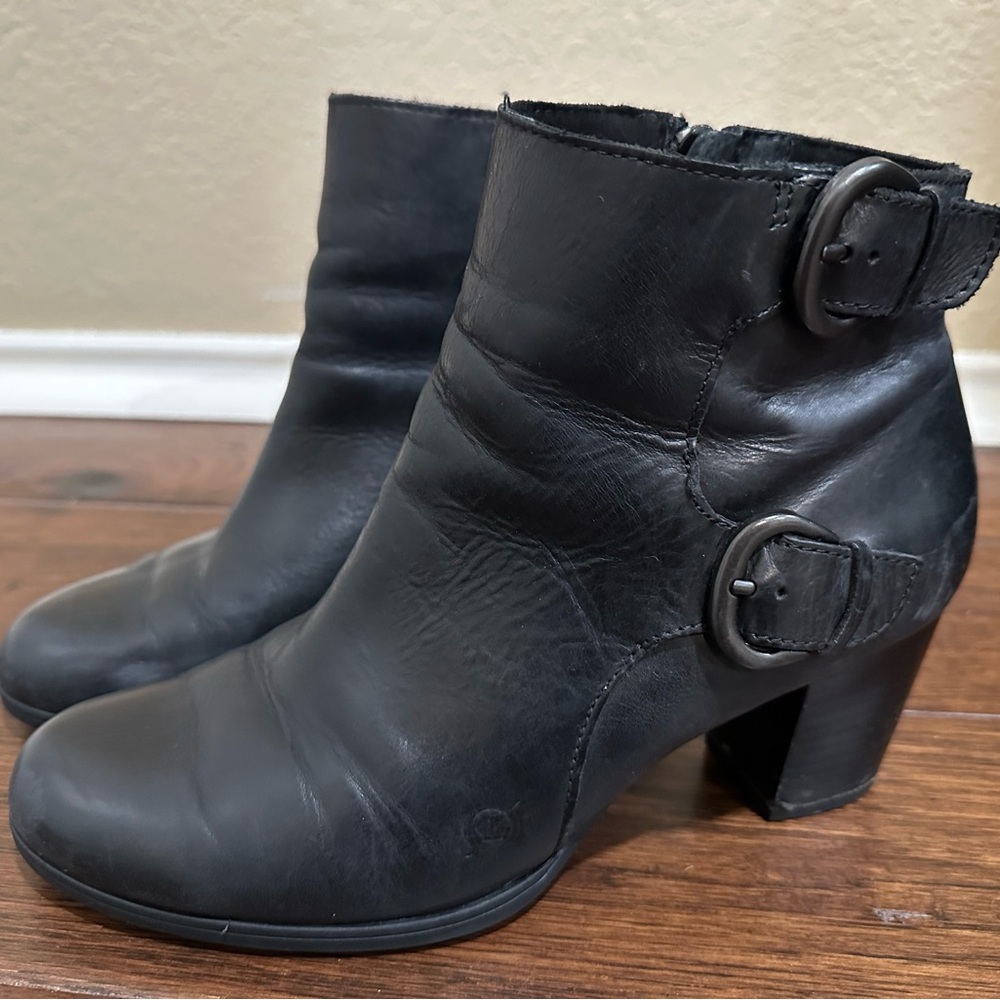 Born Women’s Boots 8.5